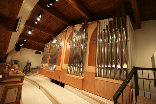 New Hope Lutheran Church organ, made by Parsons Organ Builders
