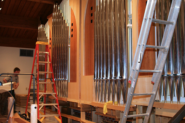 New Hope Lutheran Church organ, made by Parsons Organ Builders