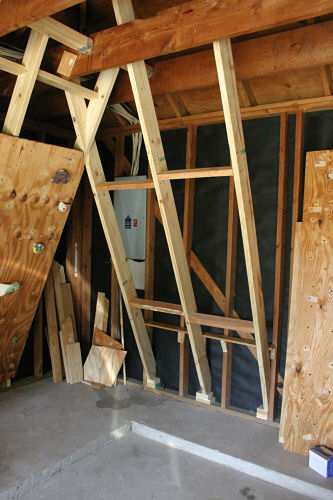 Climbing wall corner framing