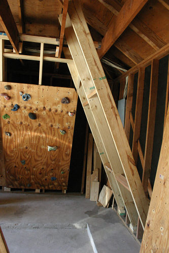Climbing wall corner framing